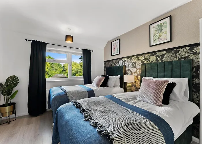Spacious 4 Bed In Cambridge - Garden - Games Room