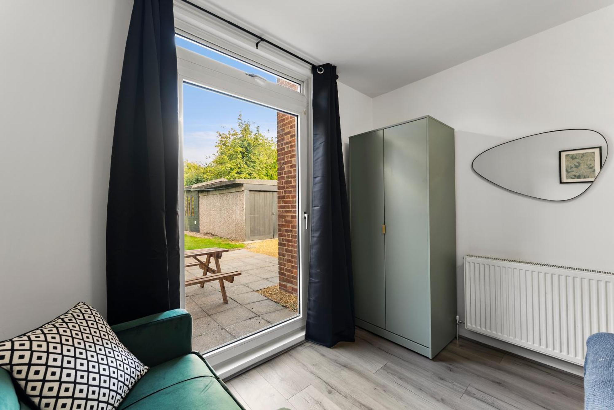 Spacious 4 Bed In - Garden - Games Cambridge (Cambridgeshire)